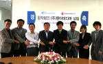 (왼쪽부터) 다산네트웍스 민병곤 부사장, 남민우 대표, 판도라TV 최형우 대표, 김경익 의장, 윤정은 과장