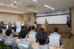 4일 열린 중공업사관학교 2기 입학식에서 대우조선해양 고재호 사장이 축사를 하고 있다.