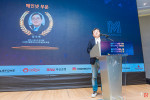 심버스 최수혁 대표가 2022 MARVELS Awards에서 메인넷 부문 대상을 받은 후 소감을 발표하고 있다