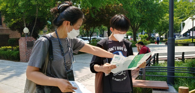 청소년환경봉사단 ‘숲틈’ 대학로 현장 활동