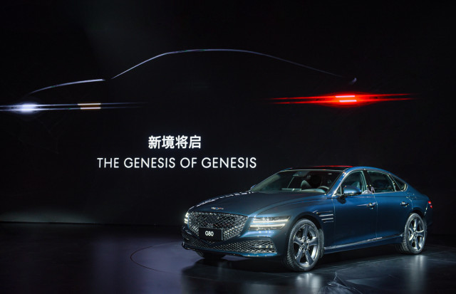 제네시스 브랜드는 중국 상하이 국제 크루즈 터미널에서 ‘제네시스 브랜드 나이트’를 열고 중국 고급차 시장을 겨냥한 브랜드 론칭을 공식화했다