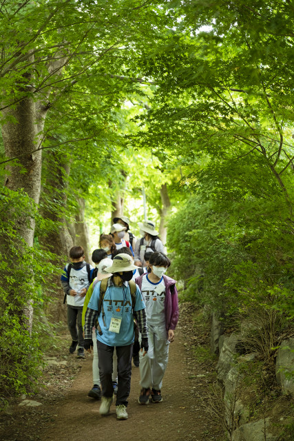 굿하우스지역아동센터 아동들과 함께 걷는 여름 숲