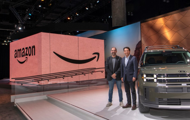 Amazon and Hyundai at the LA Auto Show 2023. Pictured: José Muñoz, global chief operating officer for Hyundai and president and CEO of Hyundai and Genesis Motor North America and Marty Mallick, vice president for Amazon Worldwide Business and Corporate Development (Photo: Business Wire)