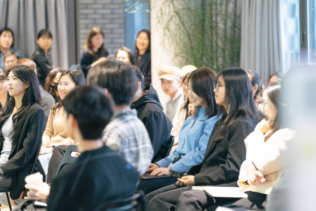 AI와 커리어를 주제로 교육봉사활동에 참여하는 대학생들을 위한 멘토링이 진행되고 있다(제공=점프)