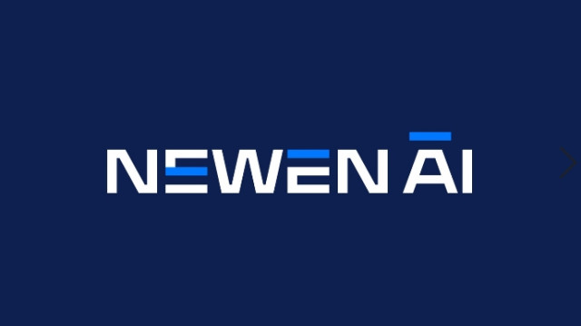 뉴엔AI(NEWEN AI)의 ‘NEWEN’은 ‘NEW’와 ‘NEW 역순’을 합성한 이름으로, 새로움에 새로움을 더한다는 의미를 담고 있다. 또한 로고 속 파란색 바는 끊임없는 발전과 성장을 상징하며, 점점 상승하는 의미를 시각적으로 표현했다