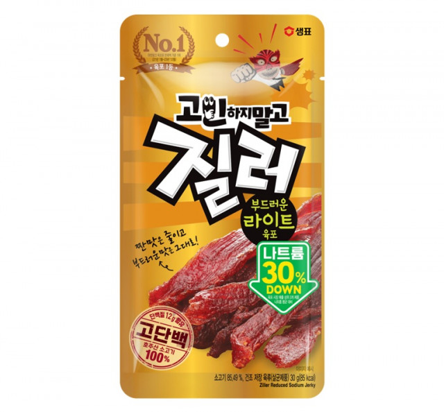 대한민국 1등 육포 브랜드 질러(Ziller)가 나트륨 함량을 줄여 더 건강하게 즐길 수 있는 ‘질러 부드러운 라이트 육포’를 출시했다