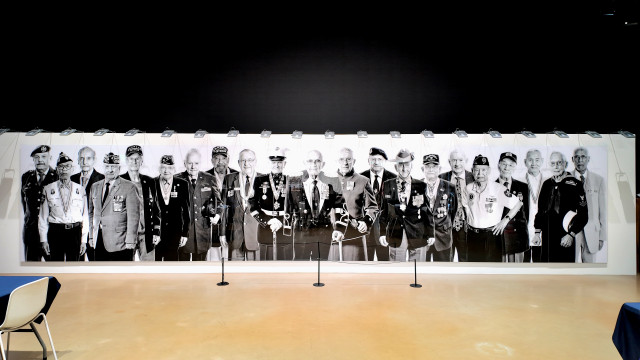 사단법인 프로젝트 솔져가 한국전쟁 75주년을 맞아 이달 6일부터 25일까지 SJ쿤스트할레 전시장에서 ‘FREEDOM IS NOT FREE: 한국전쟁 참전용사를 찾아서’ 특별전을 진행한다. 관람객은 국내 및 해외 참전용사의 사진과 영상, 소품, 실물 자료 등을 감상할 수 있다(사진 제공=프로젝트 솔져)