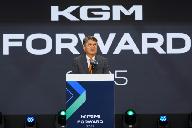 KGM 곽재선 회장이 ‘KGM FORWARD’ 행사에서 인사말을 하고 있다
