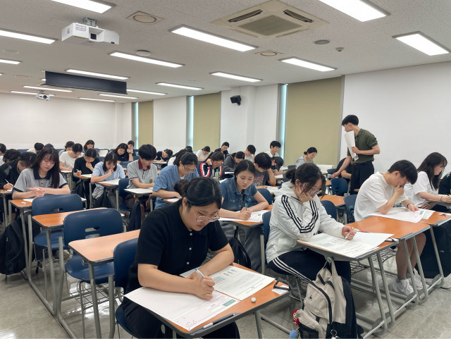 건국대학교는 지난 7월 15일 건국대 상허연구관에서 ‘KU모의논술’을 대면으로 실시했다