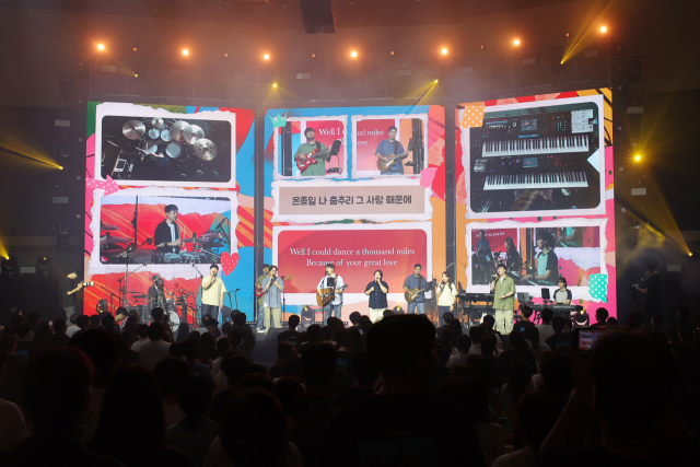 LED 전광판 전문기업 애즈원은 지난 12~14일 서울 영등포구 도림교회에서 열린 ‘어노인팅 예배캠프 2025(이하 AWC 2025)’에서 행사 맞춤형 LED 디스플레이 올인원 솔루션을 선보였다