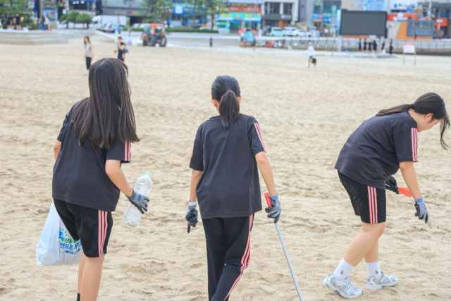 환경재단 ‘2025 청소년 해양환경교육 in 부산’ 활동 모습