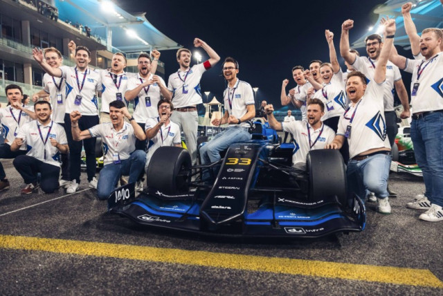 World First: Autonomous Racing Leaps Forward in Abu Dhabi as A2RL Season 2 Showcases Record Speed, Bold Overtakes and Real-Time AI Decision-Making (Photo: AETOSWire)