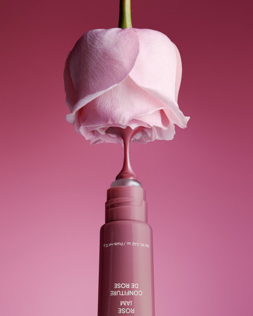 민스코 공동 개발 ‘글레이즈 크레이즈 틴티드 립 세럼 로즈잼’