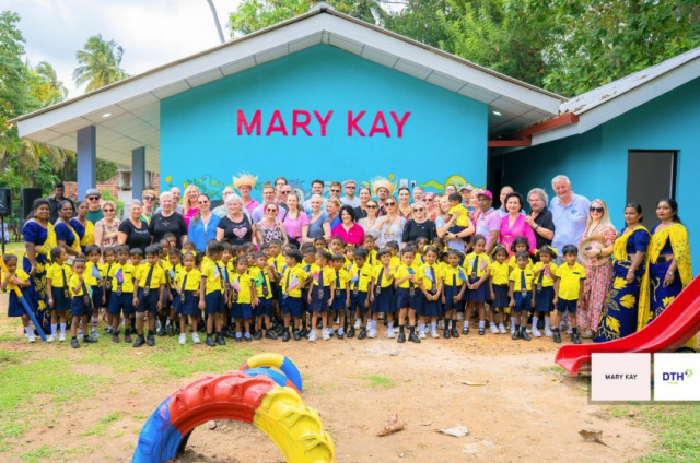 Mary Kay Inc., a global champion for women’s empowerment, is turning pink into purpose through its Pink Changing Lives® Program to raise awareness and funds to support life-changing programs advancing cancer research, support survivors of domestic violence, protect our planet’s most precious resources, and create opportunities that help women and their families thrive. Since 1996, the multi-faceted Pink Changing Lives® Program has donated over $230 million in monetary and in-kind donations to improve the lives of women and their families in communities around the world (Photo Courtesy: FLINX).