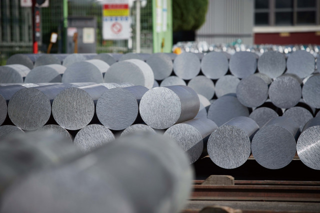 세아항공방산소재의 고강도 알루미늄 소재가 적재돼 있다