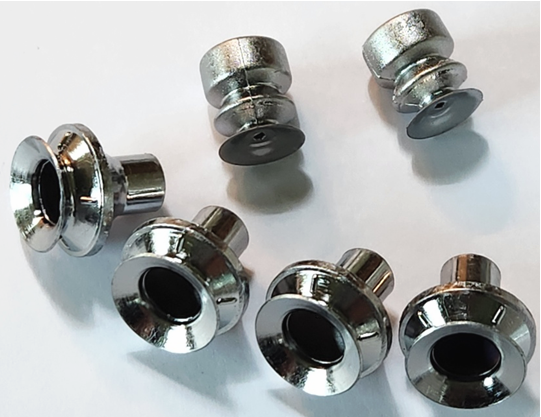 루미텍이 개발한 대전 방지 ‘메탈 코팅 실리콘 진공흡착패드’