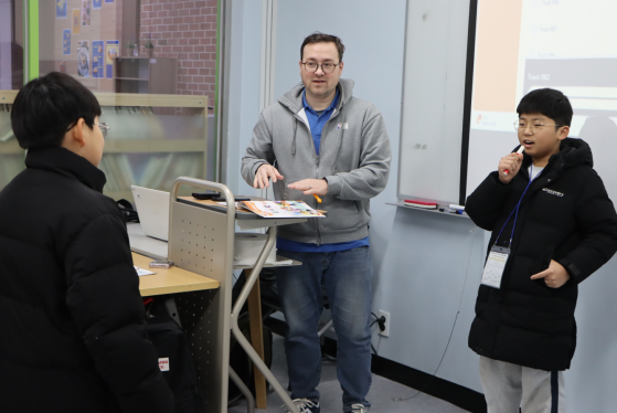 청소년 영어동행캠프 ‘MISSION 007 겨울요원 출동!’ 활동 모습