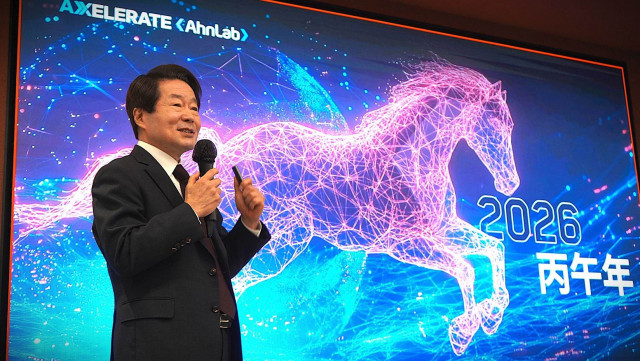 안랩 강석균 대표가 1월 2일(금) 판교 안랩 사옥에서 열린 시무식에서 인사말을 하고 있다