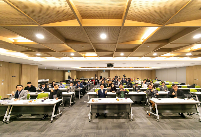 수원시와 성균관대 창업중심대학이 공동 주관한 ‘제10회 매홀벤처포럼’이 수원컨벤션센터에서 성황리 개최됐다