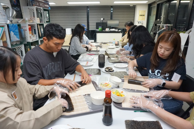 이야기가 있는 식탁 ‘소셜다이닝’ 프로그램이 진행되고 있다