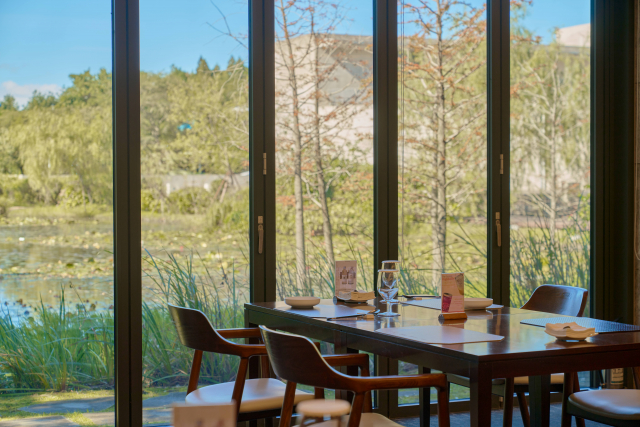 디아넥스 레스토랑 전경