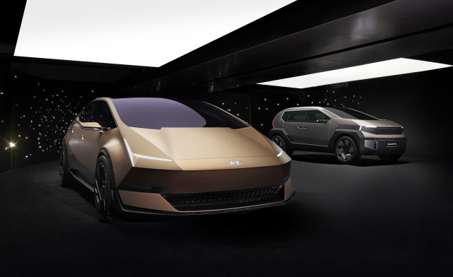 현대 모터스튜디오 베이징에 전시된 비너스 콘셉트와 어스 콘셉트