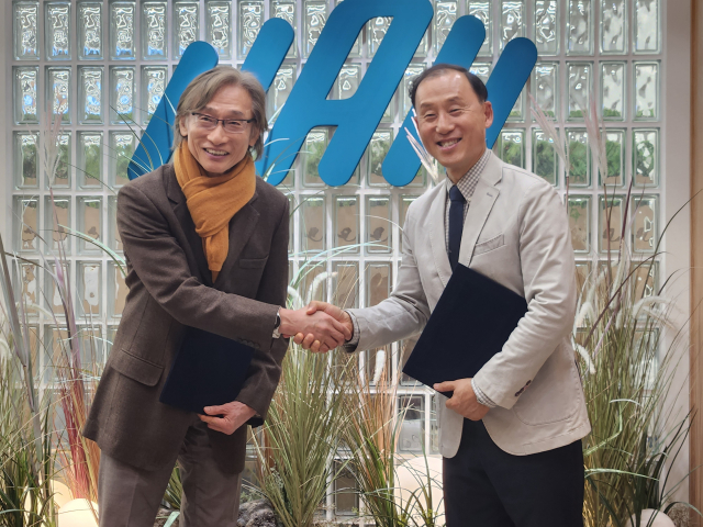 한국상담학회와 주식회사 하이가 범불안장애 디지털 치료기기와 마음건강 측정 도구를 상담 현장에 도입하기 위한 업무협약을 체결했다. 오른쪽부터 한국상담학회 김장회 회장, 하이 김진우 대표이사