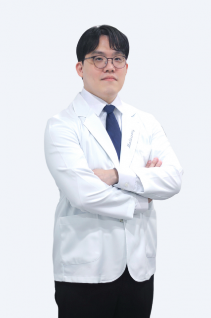 마디세상병원 관절센터 양영훈 원장(정형외과 전문의, 사진)이 참여한 후방십자인대(PCL) 손상 연구가 스포츠의학 분야 SCI(E) 국제학술지 ‘The Orthopaedic Journal of Sports Medicine(OJSM)’에 게재됐다(제공=마디세상병원)
