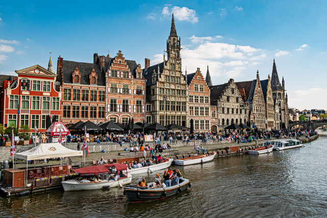 이탈리아 베네치아를 대체할 여행지로 선정된 벨기에 겐트(Ghent) 전경