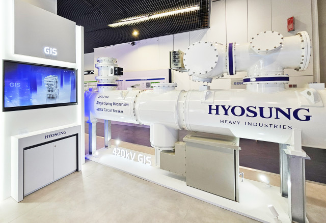 효성중공업이 ‘CIGRE 2026’에서 전시한 독자기술로 개발 저탄소 전력기기 ‘420kV SF6-Free GIS’