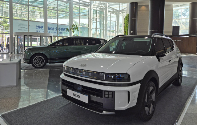 ‘2026 제주 그린수소 글로벌 포럼’ 공간에 전시된 수소전기차 디 올 뉴 넥쏘(The all-new NEXO)