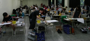 동명대학교가 5일 전국의 고교생 900여명이 참가하는 디자인미술 실기대회를 화창한 날씨속에 성공적으로 치렀다. (사진제공: 동명대학교)