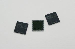 삼성전자가 세계 최초로 20나노급(1나노: 10억분의 1미터) LPDDR2(Low Power Double Data Rate 2) 4기가비트(Gb) 모바일 D램을 공급하며 4기가비트 메모리 시장 확대에 나선다.