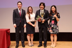 Angeles Oh (the third from the left) won the Toastmasters 2018 International Speech Contest at Seoul Women's Plaza