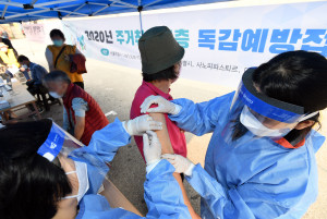 사노피 파스퇴르가 서울역 코레일 주차장에서 진행한 독감 백신 접종