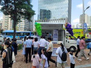 한국포도협회가 ‘2022 포도데이’를 맞아 ‘국산 포도 나눔 팝업 트럭’ 이벤트를 진행했다