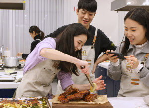 2022년 연말파티 봄쿡식당 참가자들의 모습