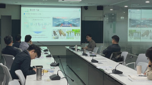 LID (NbS) 기반 기술을 소개하고 있는 한국저영향개발협회 최경영 협회장