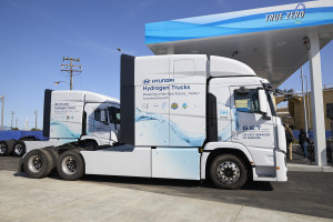 캘리포니아 항만 친환경 트럭 도입 프로젝트(NorCAL ZERO)의 일환으로 캘리포니아 항만 물류 운송에 투입된 현대차 엑시언트 수소전기트럭(XCIENT Fuel Cell)
