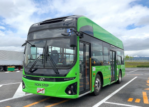 올해 4분기 일본 시장 공식 출시를 앞두고 지난 5월 시험 운행에 투입된 현대차 전기버스 ‘일렉시티 타운’