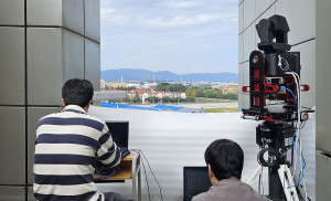 한화시스템이 광주과학기술원 고등광기술연구소에서 ISL 중거리 통신 시험을 수행하고 있다