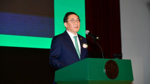 건국대학교 원종필 총장이 개교 79주년 기념식에서 기념사를 하고 있다