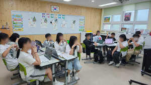 백령초등학교 학생들이 ‘찾아가는 게임문화교실’ 게임리터러시 교육을 받고 있다(제공=게임문화교육원)