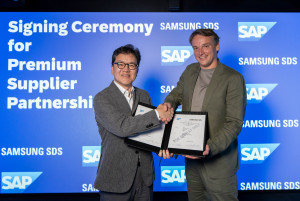 왼쪽부터 삼성SDS 이준희 대표이사, 크리스티안 클라인(Christian Kelin) SAP CEO