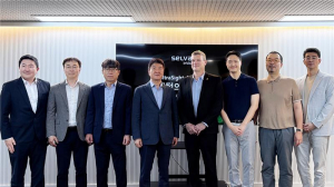 디지털 의료기기 인증 기념으로 모인 요즈마그룹코리아 이원재 대표(왼쪽 첫번째), 셀바스헬스케어/셀바스인비전 유병탁 CEO(왼쪽부터 세번째), 울트라사이트 다비디 보트만 CEO(왼쪽부터 다섯번째), 셀바스AI 곽민철 CEO(오른쪽 첫번째)
