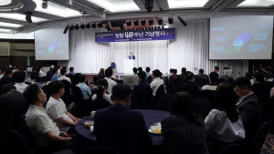 HS효성인포메이션시스템 양정규 대표가 창립기념사를 하고 있다
