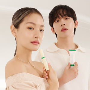 AXIS-Y의 비건 콜라겐 아이세럼과 잡티케어 글로우세럼