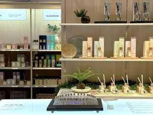 KAORIUM in action at a HOLA store