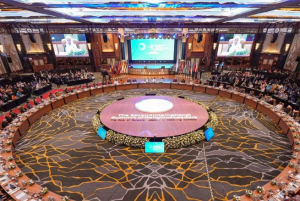 이번 회의는 말레이시아 총리실과 무슬림 월드 리그(the Muslim World League, MWL)가 공동 주최했으며, 전 세계 400명의 종교 지도자들이 참석했다