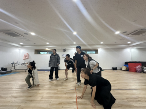 연극 연습 장면